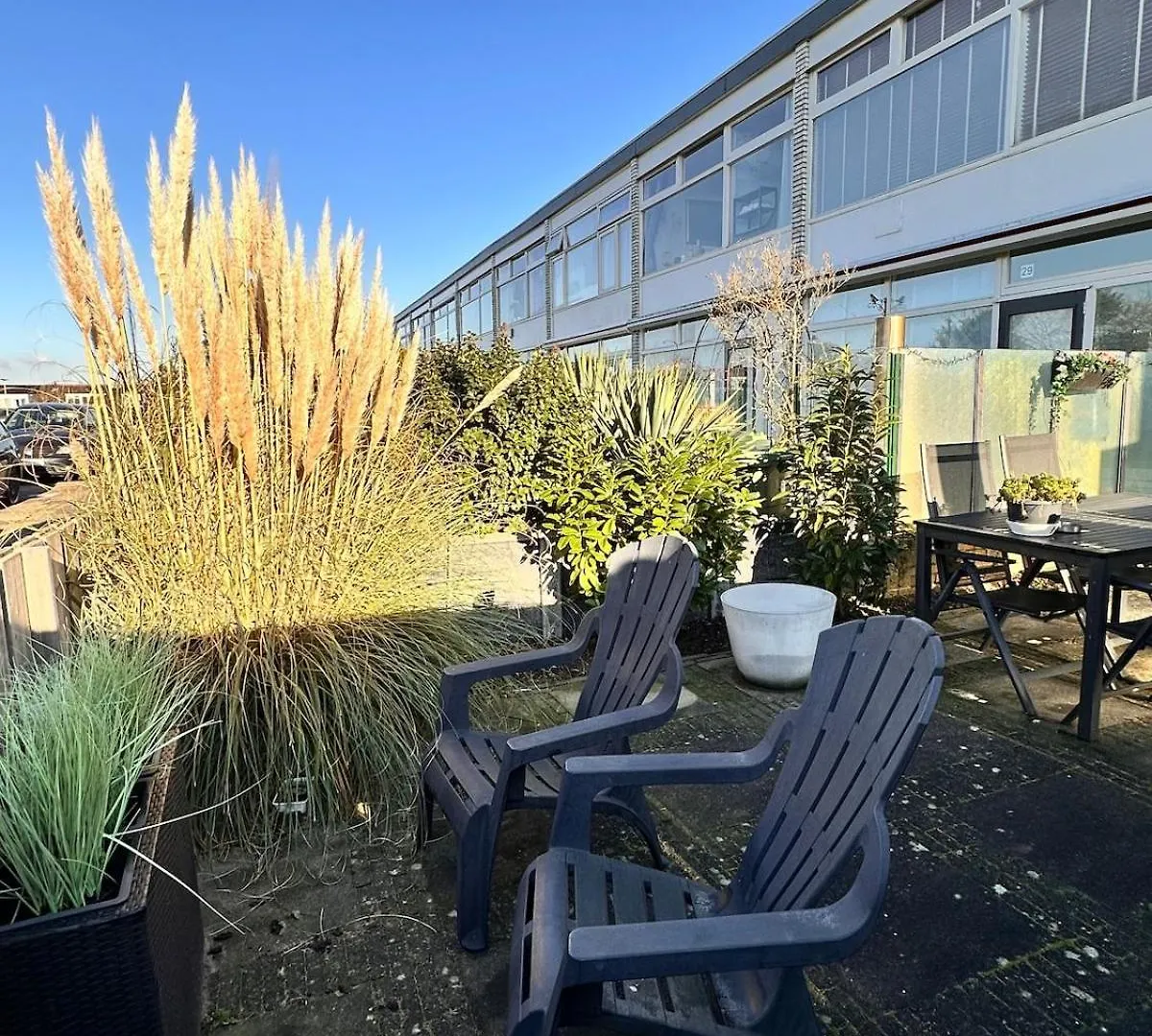 De Schelp 28, Free Parking Daire Zandvoort