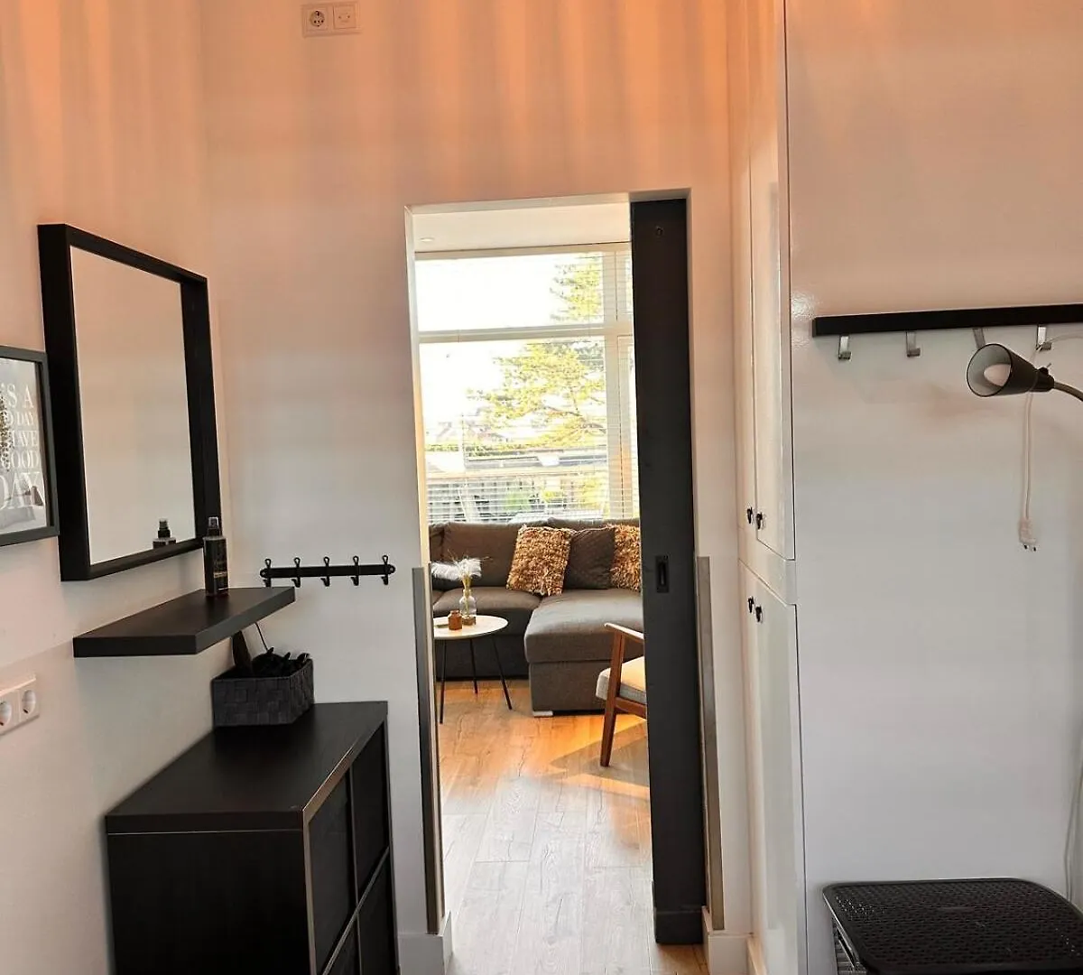 De Schelp 28, Free Parking Daire Zandvoort