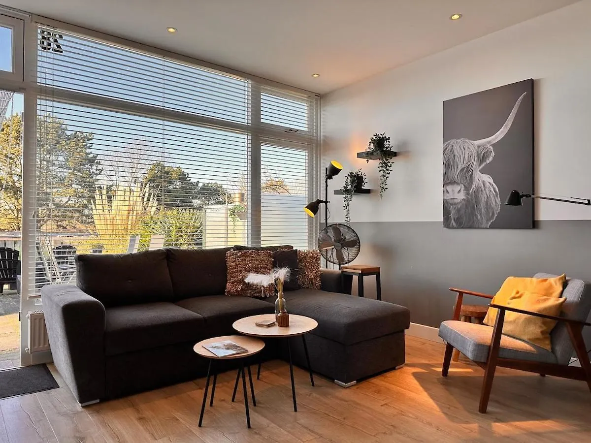 De Schelp 28, Free Parking Daire Zandvoort